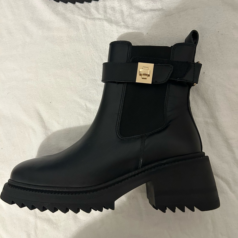 Steve Madden Black Ankle Boots (Gate Boots)